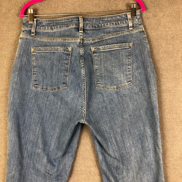 LL Bean Women’s Blue Denim Stretch Classic Fit Straight Leg jeans size 12R - Picture 4 of 8